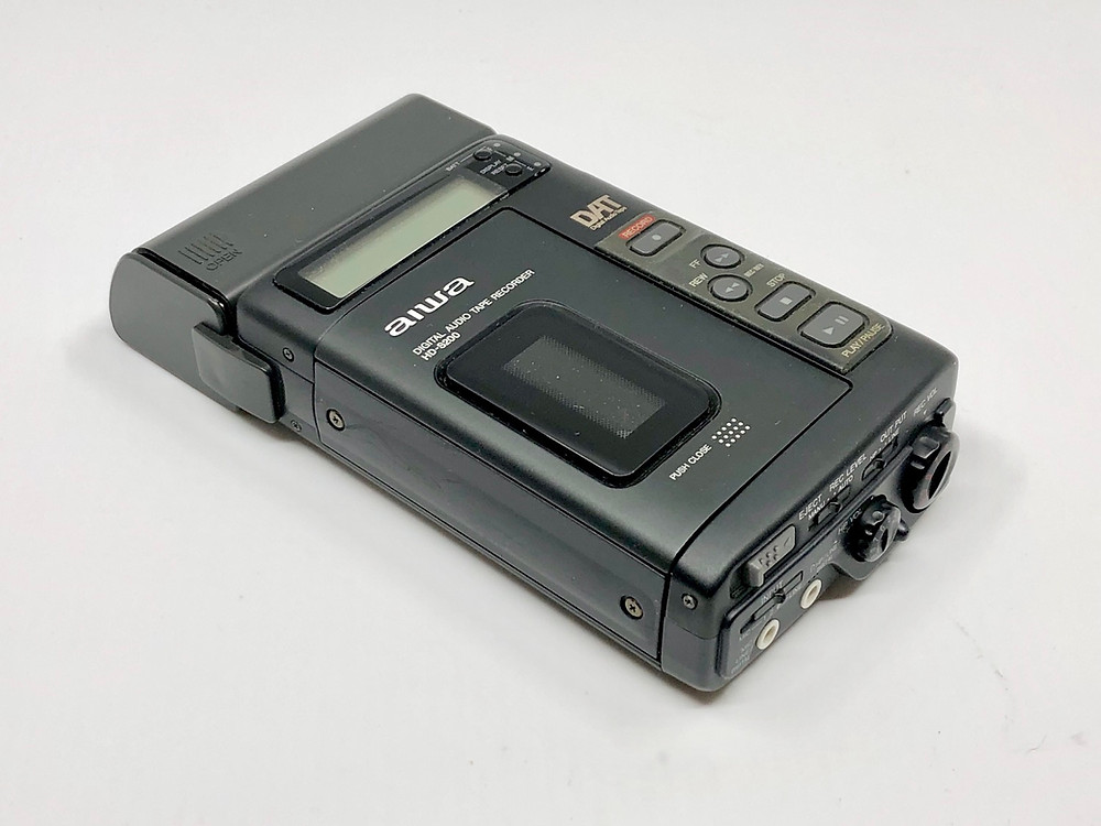 Aiwa HDS200 DAT Digital Audio Tape Recorder