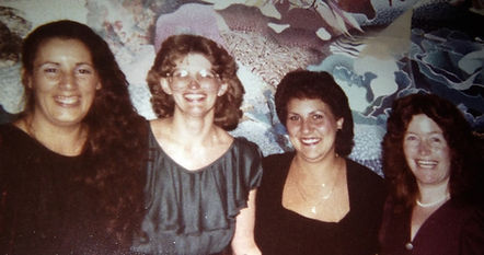 1983 08 20 Julie Grajeda Patty Murphy ('72) Theresa Tomarchio Jackie Murphy2.jpg