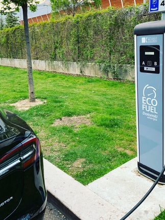 Guida alla Sosta e ZTL per veicoli elettrici in Italia
