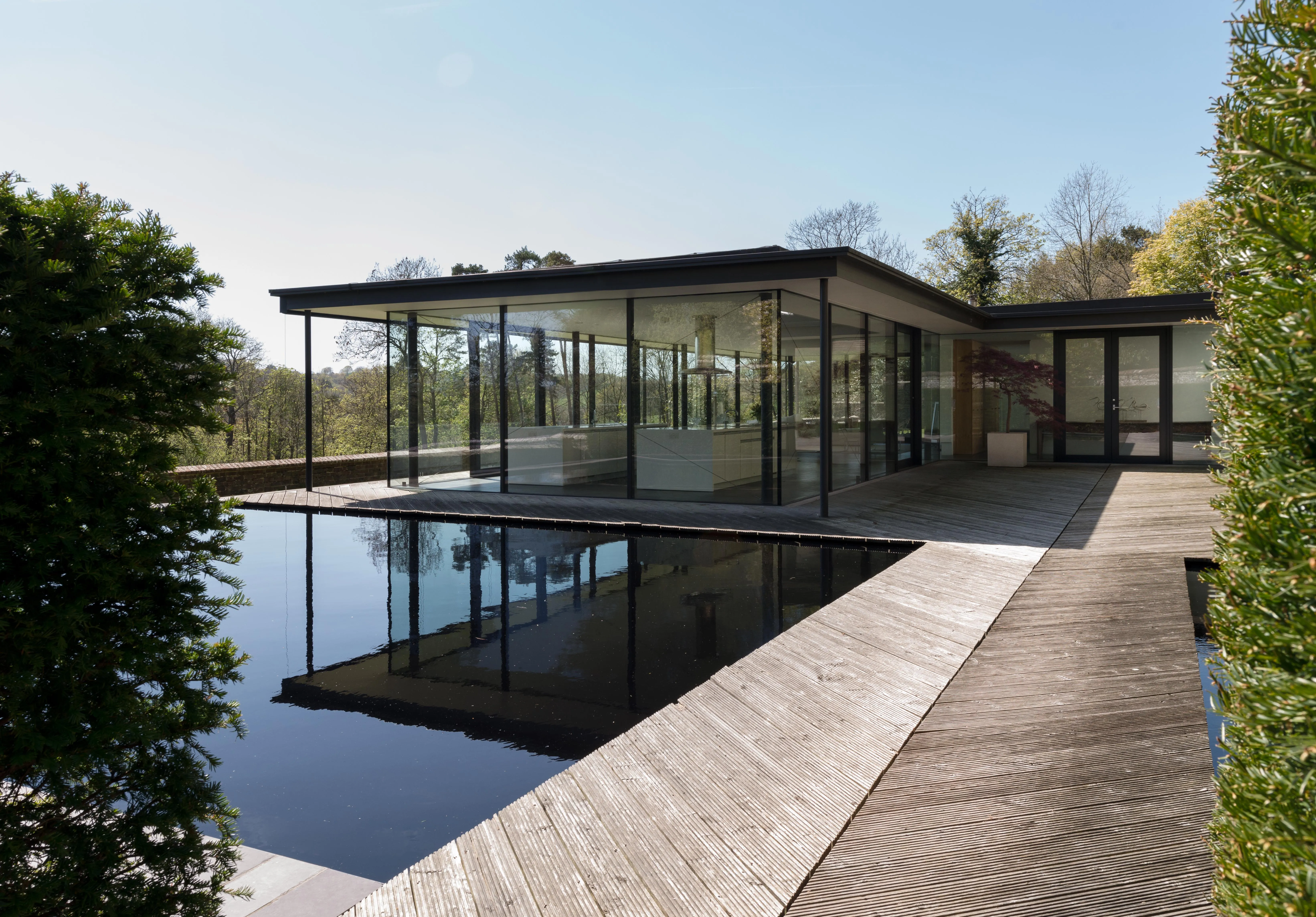 uk-modern-houses-book03.webp