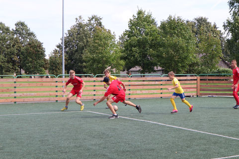 DRAUGIŠKOS FUTBOLO VARŽYBOS