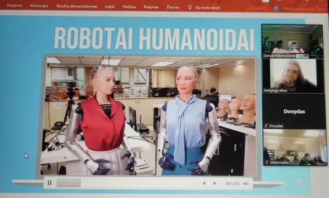 PAMOKA, KAIP PRAKALBINTI ROBOTĄ