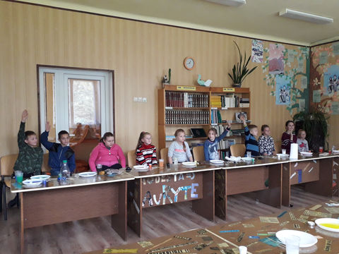 UŽ SURINKTAS ATLIEKAS SMAGI MOKSLININKO PROGRAMA