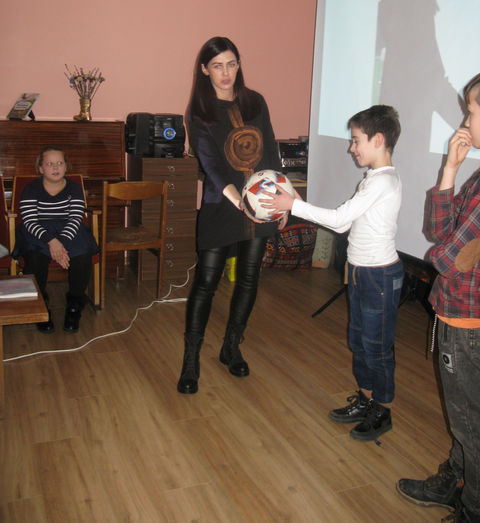 APIE ŽVILGANČIAS AKIS, KNYGĄ JAUNIMUI, FUTBOLĄ IR PROFESIJŲ PASIRINKIMĄ