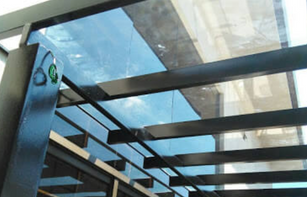 Marquises e toldos de vidro: você explora esse mercado?