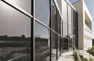 Entenda como funciona o vidro fotovoltaico