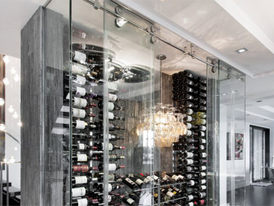 Vidros que agregam valor são alternativas para instalação em adegas!