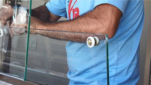 Normas técnicas, por que aplicar em sua vidraçaria ou serralheria?