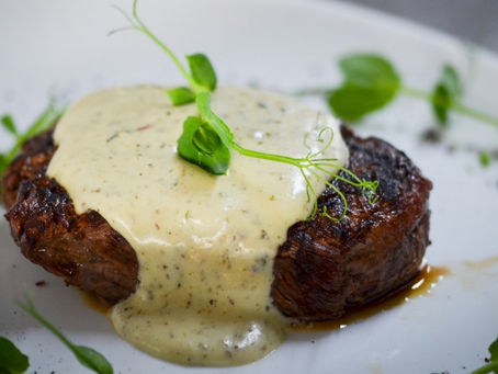 Filé mignon com molho gorgonzola