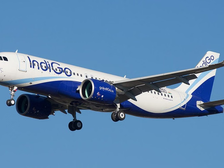 महंगी और मुश्किल हुई दिवाली पर घर वापसी, एयर किराए ने तोड़ी सीमाएं, स्पेशल ट्रेनें अब तक पटरियों से नदारद