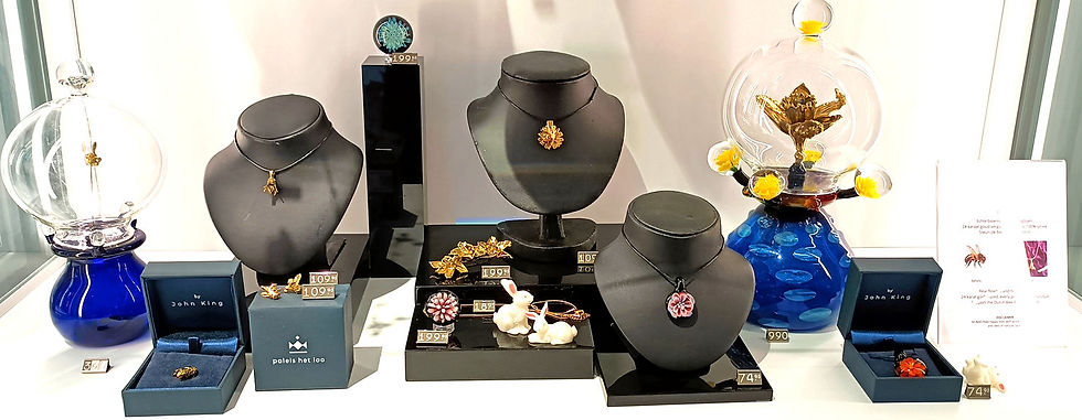 Het Loo Palace, exhibition by John King in the palace shop