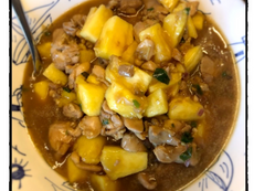 Stewed chicken with pineapple