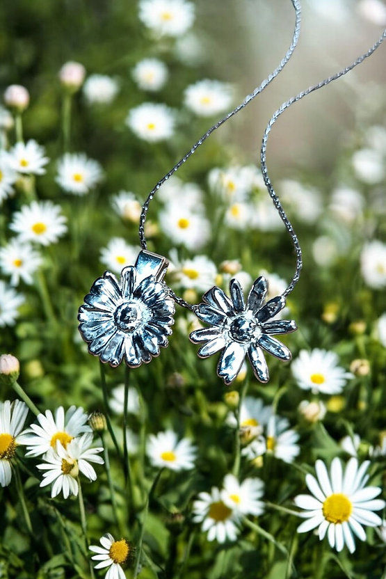 Thumbnail: Real Daisy-hanger – 24-karaats verguld – Bloemencadeau