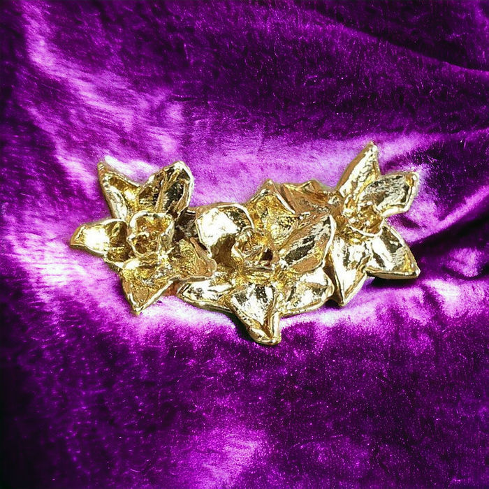 Brooch featuring a real daffodil flower – 24-carat gold-plated