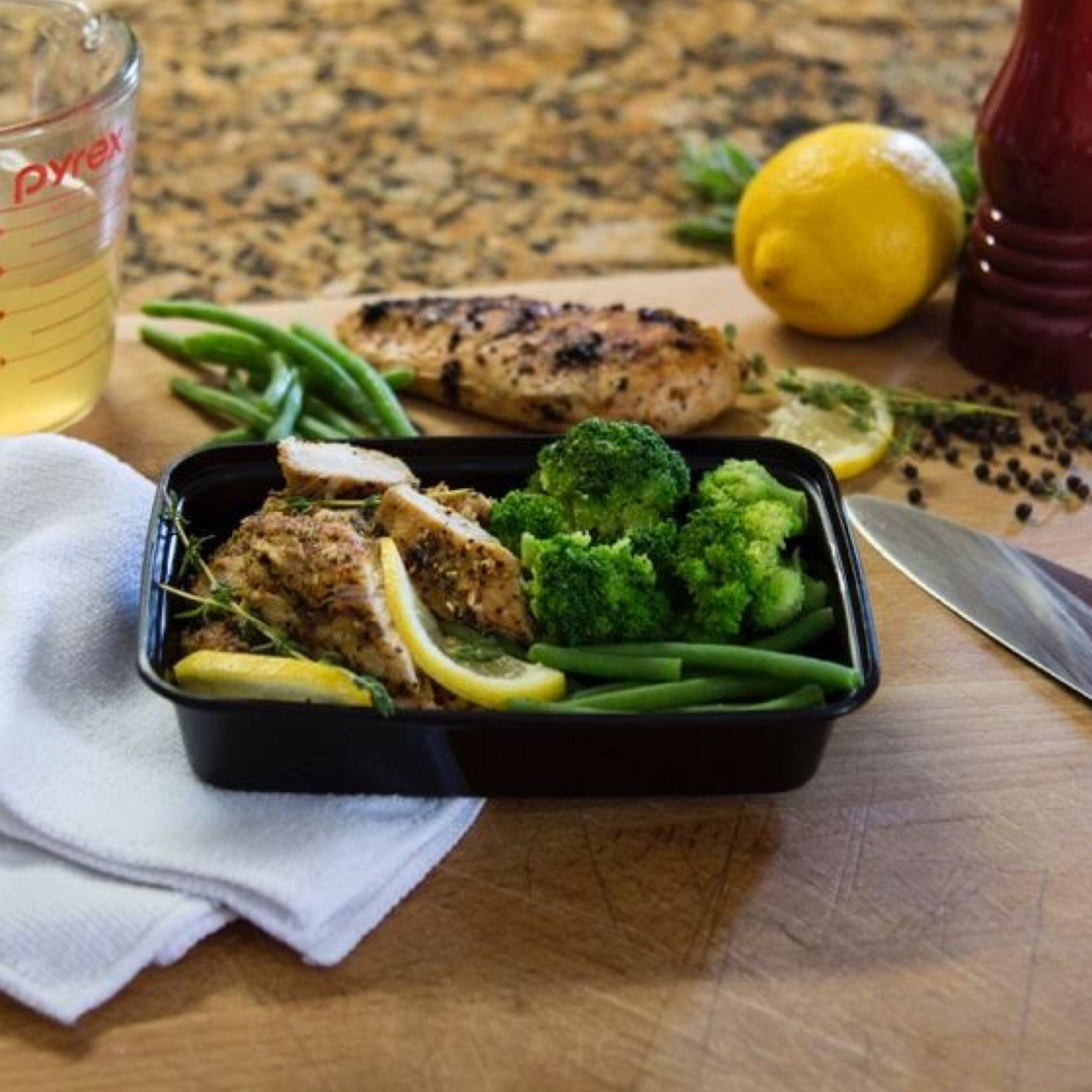 #20 - GARLIC SEASONED CHICKEN W/ VEGETABLES