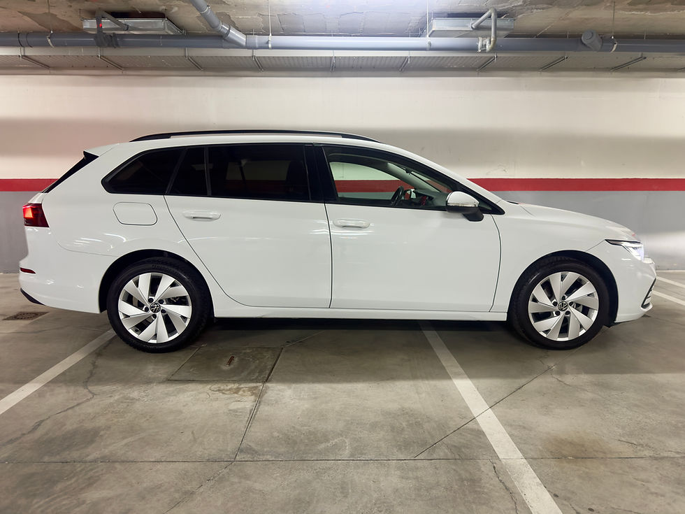 Miniatura: Volkswagen Golf Life 1.0 eTSI DSG Variant