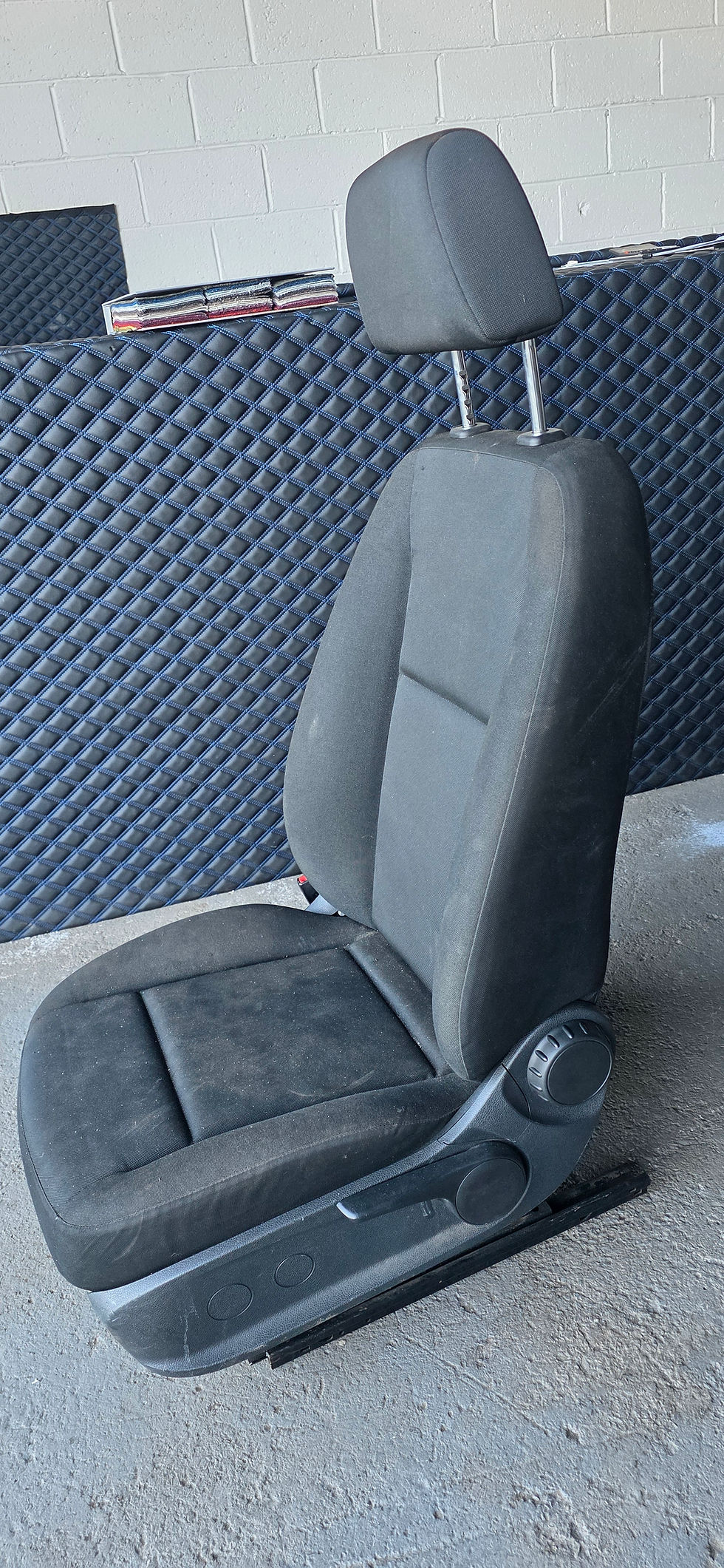 Thumbnail: Mercedes Sprinter W907 Passenger Single Seat + Free Base