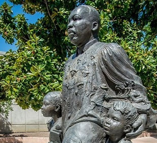 Martin Luther King Jr_edited_edited.jpg