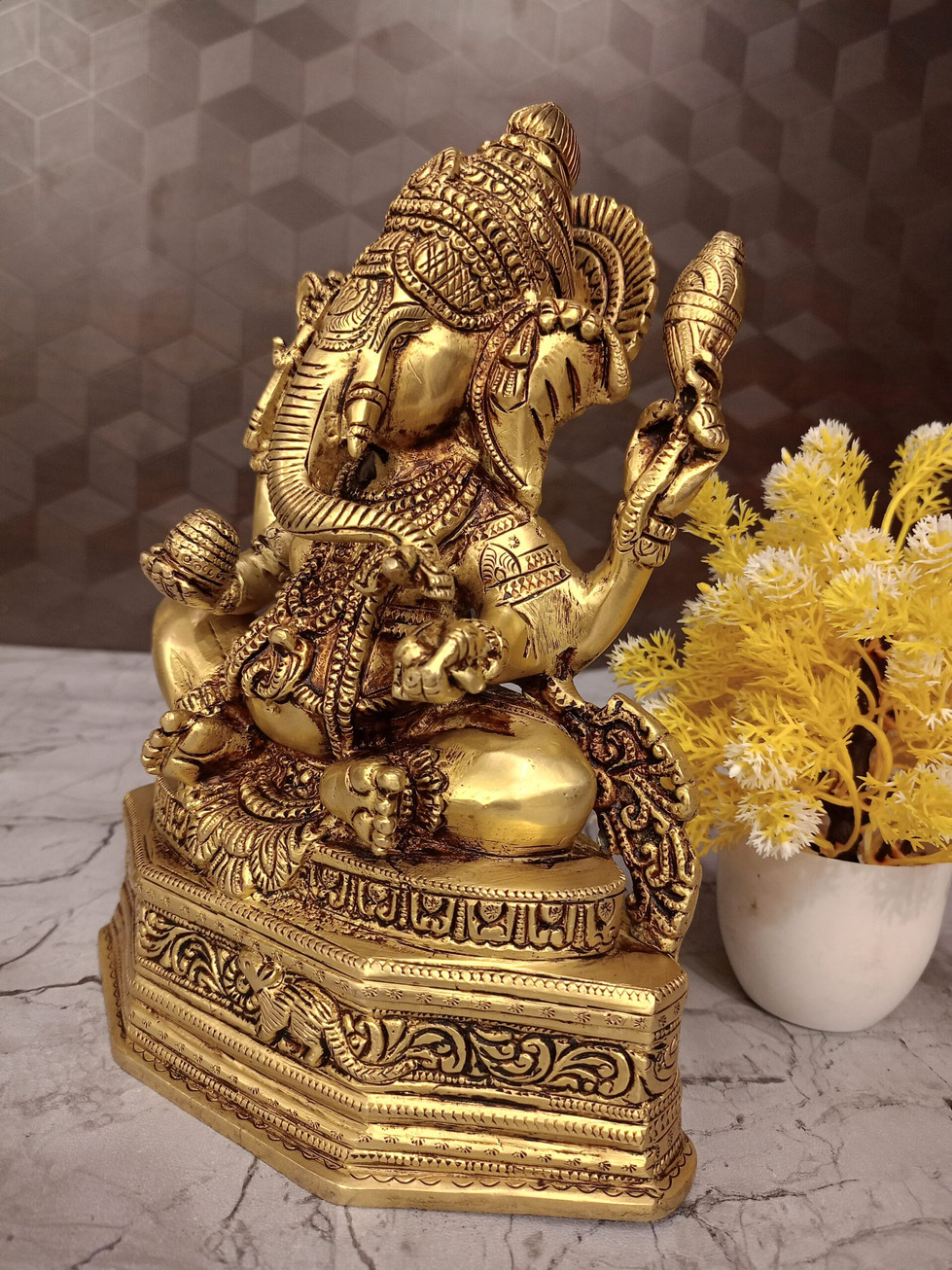 Brass Ganesha With Jewel Design