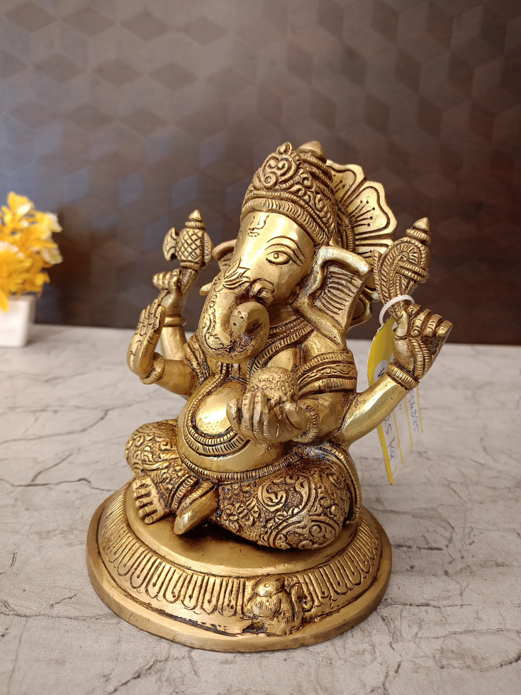 Brass Gnaesha Sitting On Round Base idol 7″
