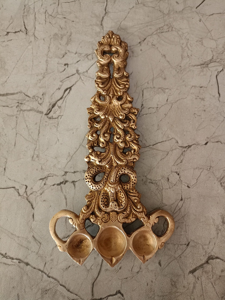 Brass 3 Face Arthi with Snake Handle- 9.7″