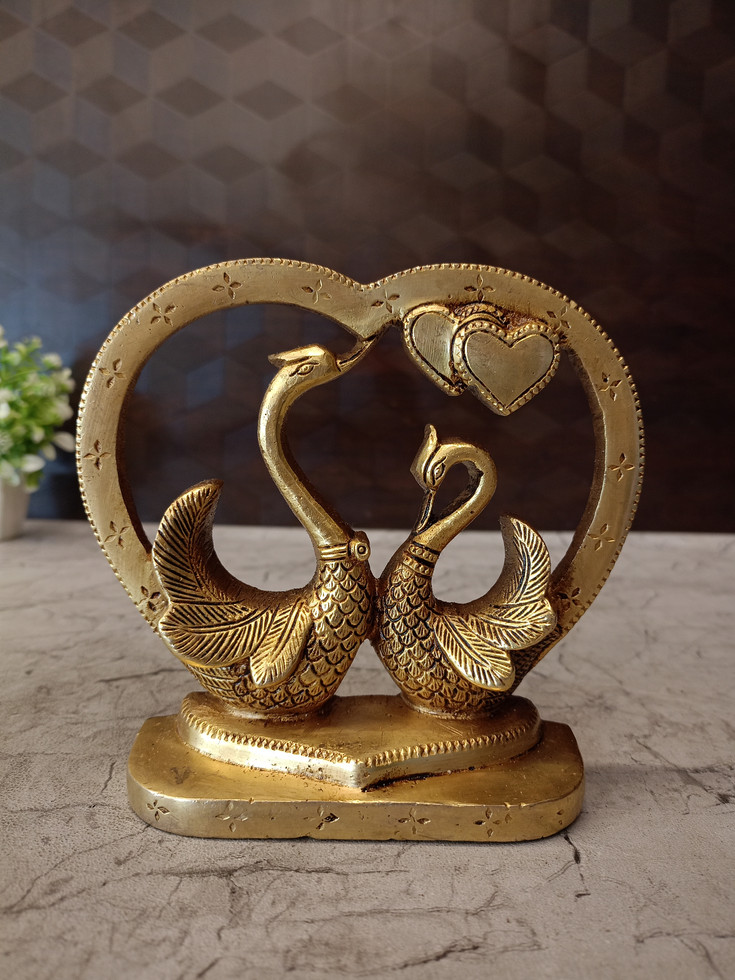 Brass Two Swan With Heart 5.5"