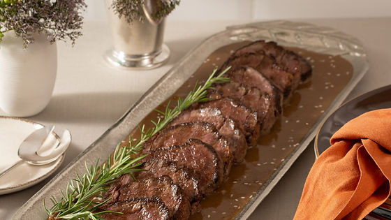 Escalope de mignon com molho de vinho (1kg – serve 4  pessoas)