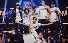 Equipo de Team Heretics celebrando