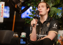 Jugador profesional de LYON Gaming hablando en conferencia de prensa tras su victoria ante Team Liquid en la LTA Norte Semana 2.