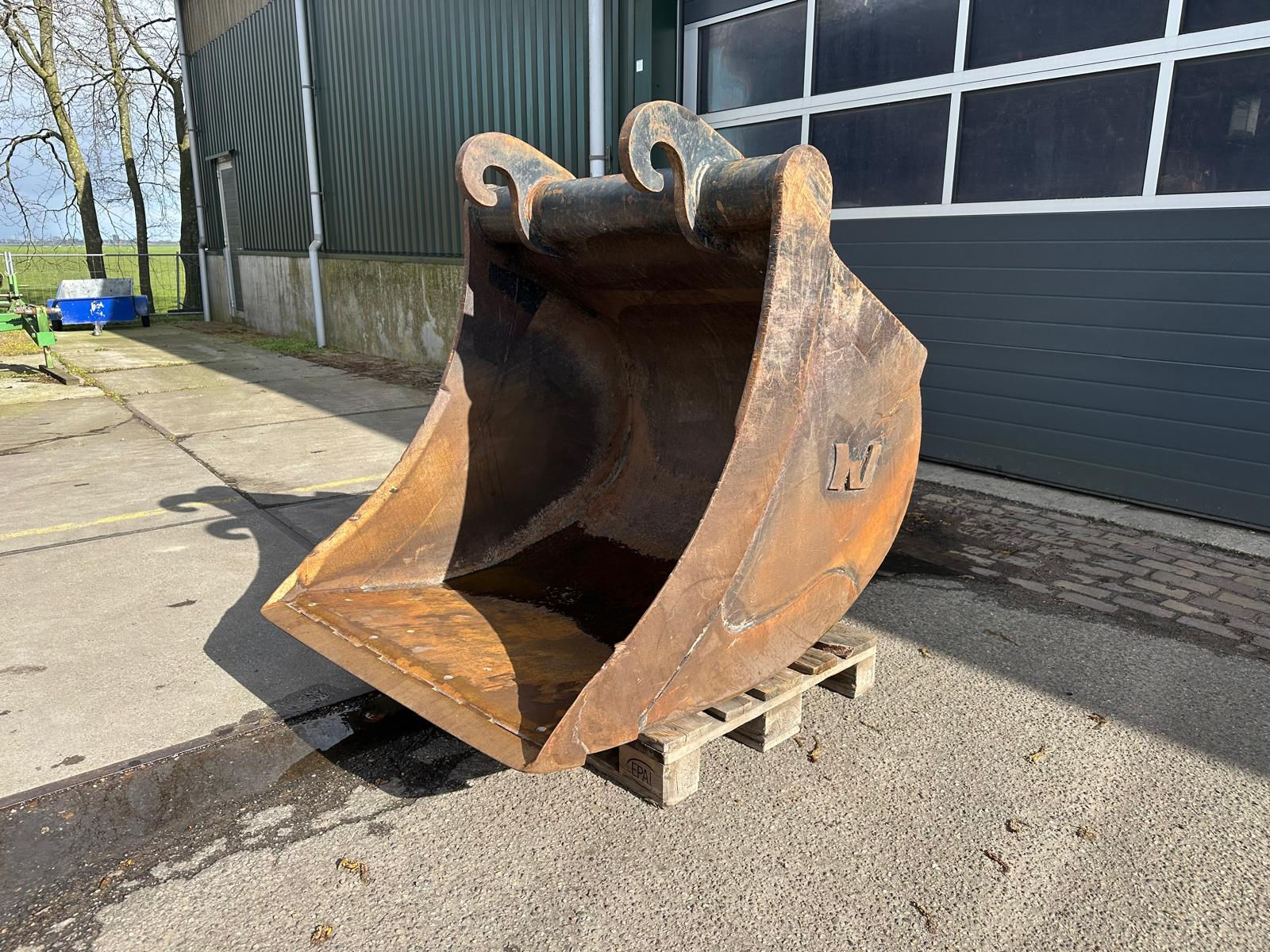 Verachtert digging bucket