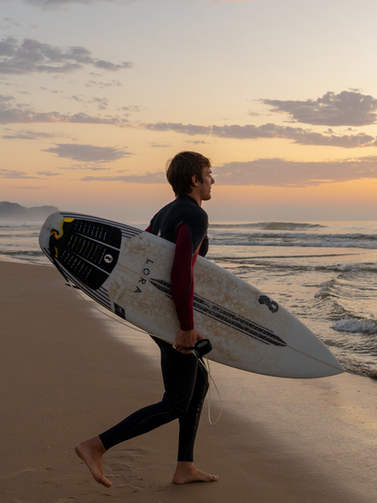 Sugestão de Roupa de Neoprene Surf de Acordo com a Temperatura da Água
