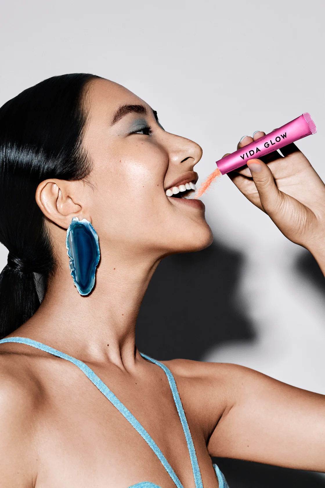6_VG-AGOX-Berry_Model.jpg.webp