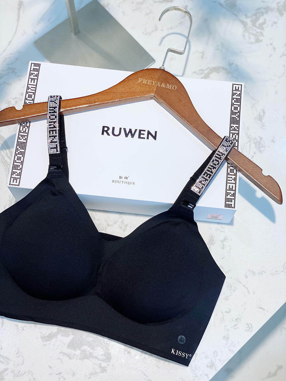 Thumbnail: RUWEN Diamond Black Edition Close Up