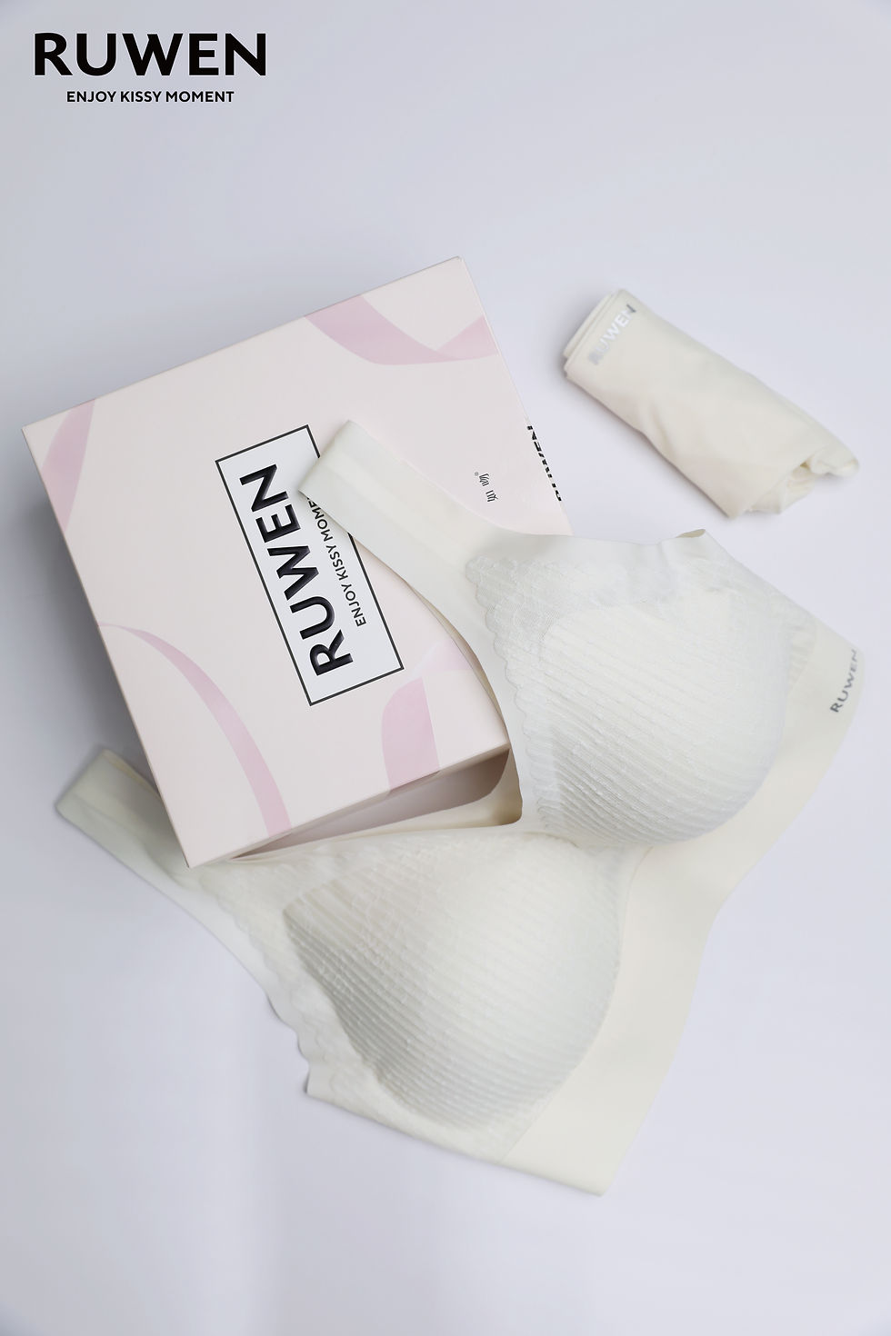 Thumbnail: RUWEN KISSY Spring Lace White Set Full Set