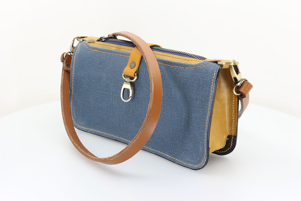 Thumbnail: arkasında anahtarlık var bir adet