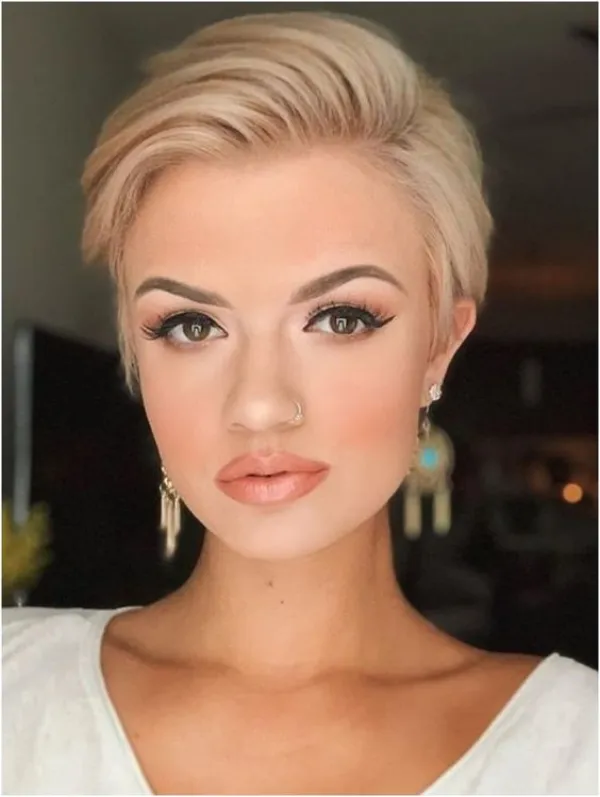 cute short haircut