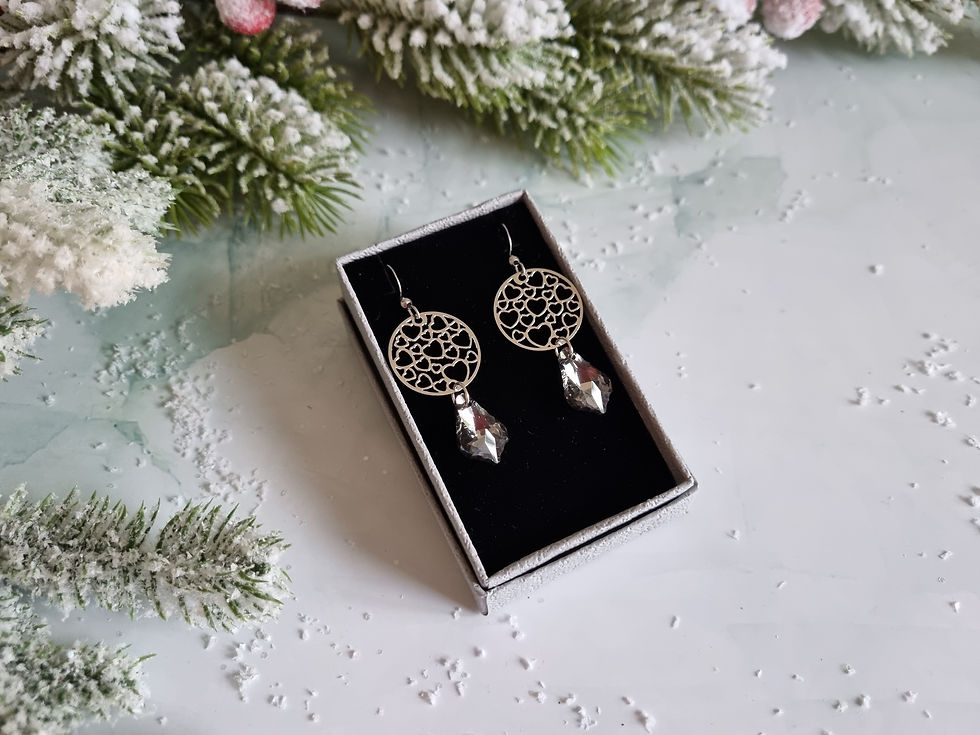 Thumbnail: "Heart catcher" earrings