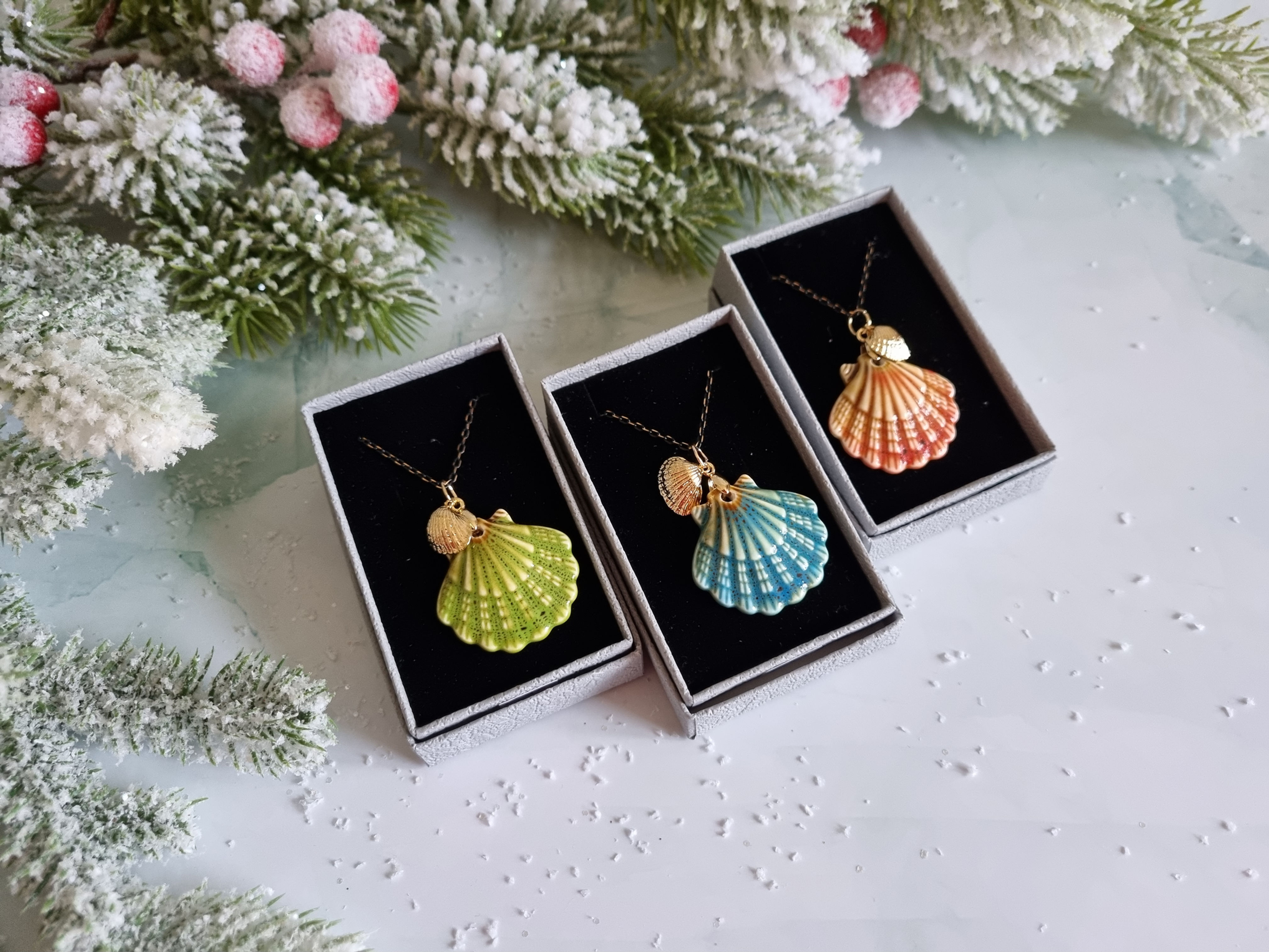 "Scallop" pendant