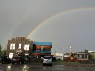 Crazy Mountain Inn treats guests to rustic rooms, stellar view, tasty pie