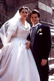 In 1994, actors Wally Kurth and Rena Sofer were married in real life. Sofer played the lively character of Lois, from Bensonhurst.