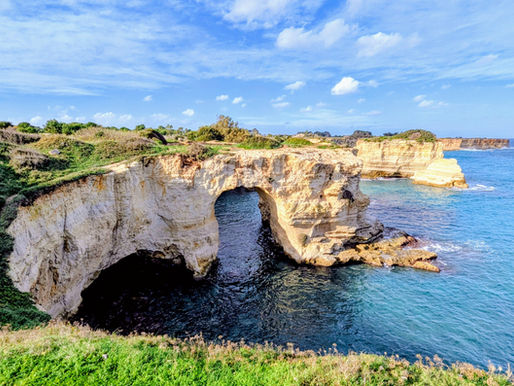 Italy's famous Lovers Arch