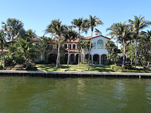 Fort Lauderdale's water taxi lures adventurer, sun seeker, tourist