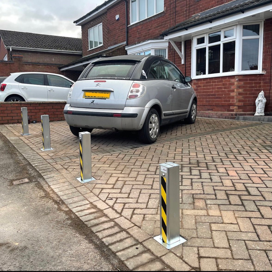 Anchor Square Anchor Bollards