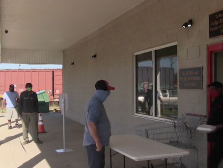 Love's Kitchen feeds community Thanksgiving meals