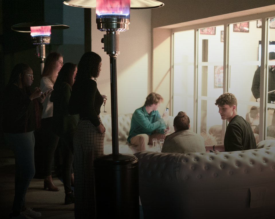 Pack complet de sonorisation et d’éclairage pour mariage et réception.