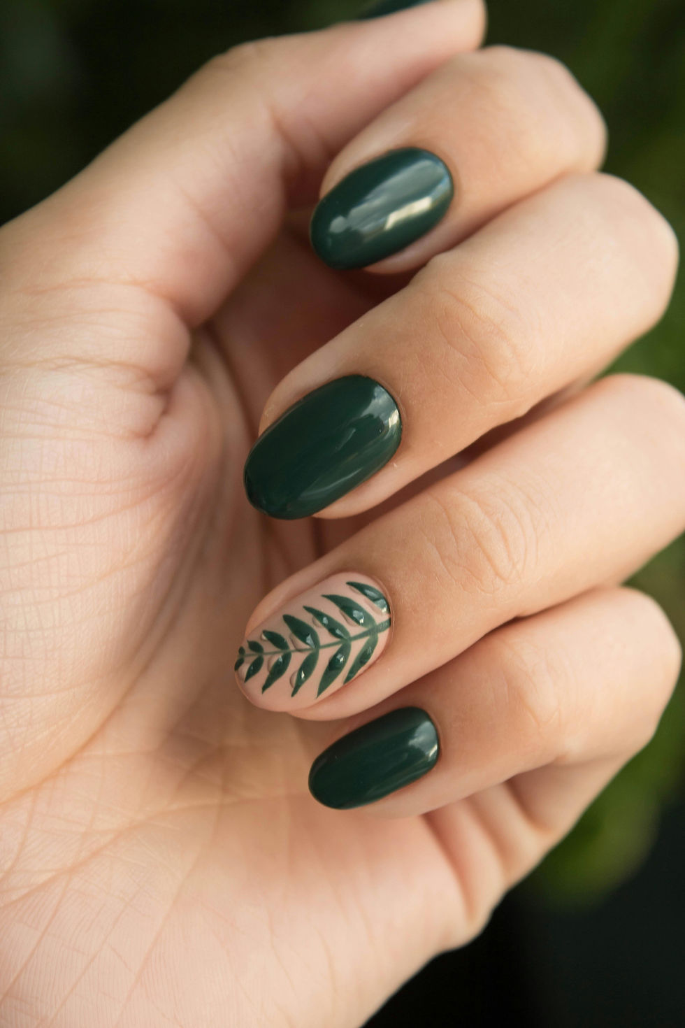 Forest Green nail manicure with leaf design