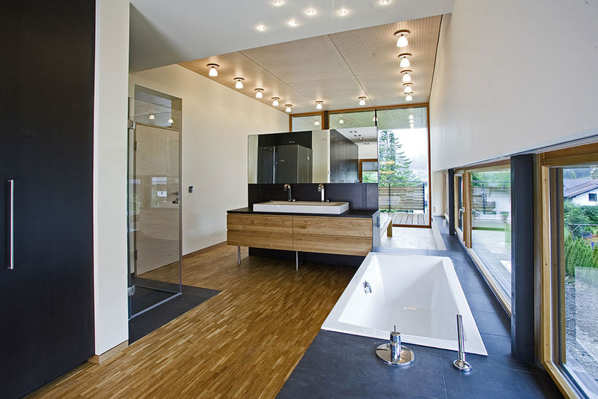 Haus in Seefeld, Schrankraum, Bad und Schlafzimmer