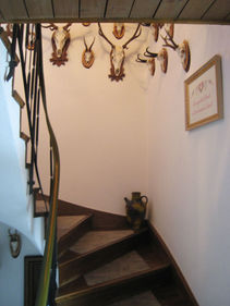 Umbau in Aschau, Aufgang ins Obergeschoß