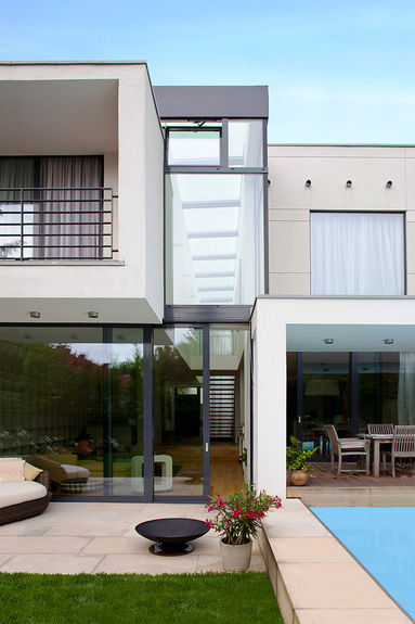 Haus in Wien, Klare Linien und verschiedene Materialien