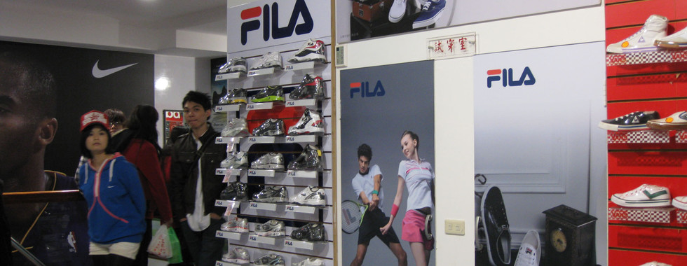 鞋牆展示,陳列方式,行銷技巧,分類展示,營造品牌氛圍